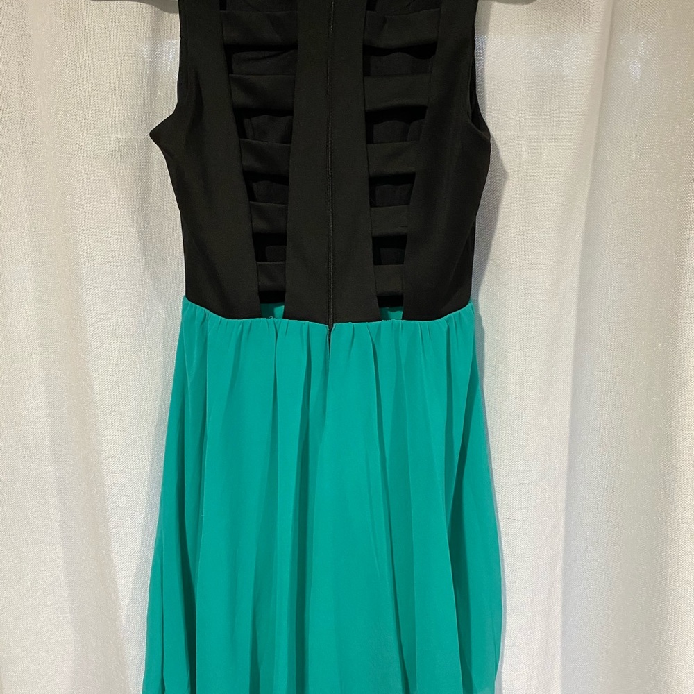 Dress - Picture 2 of 5